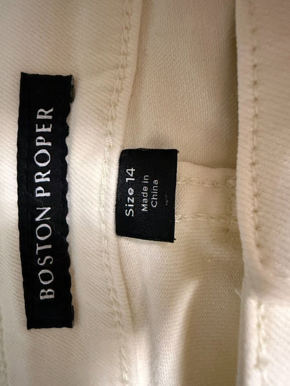 Boston Proper Ivory Stretch Bootcut Jeans Size 14 Cream Denim - Picture 6 of 10